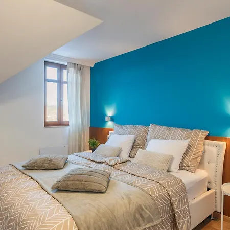 Feel Good House Πανσιόν 4*