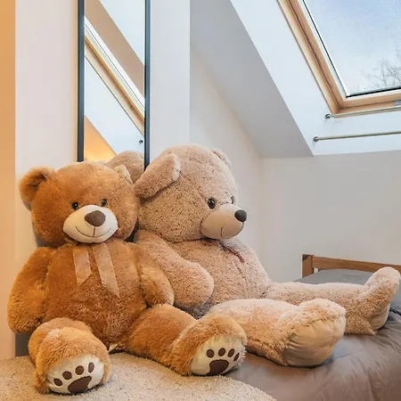 Feel Good House 4* Notincs