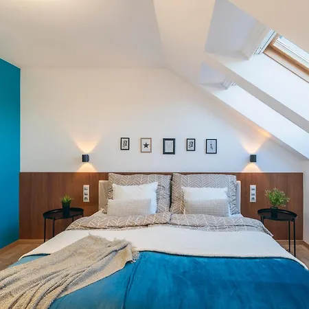 Feel Good House Πανσιόν 4*