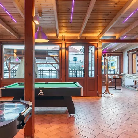 Feel Good House Notincs