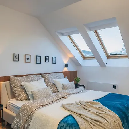 Feel Good House Πανσιόν 4*