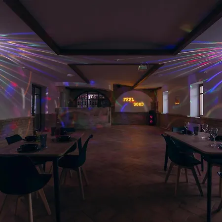 Feel Good House 4* Notincs