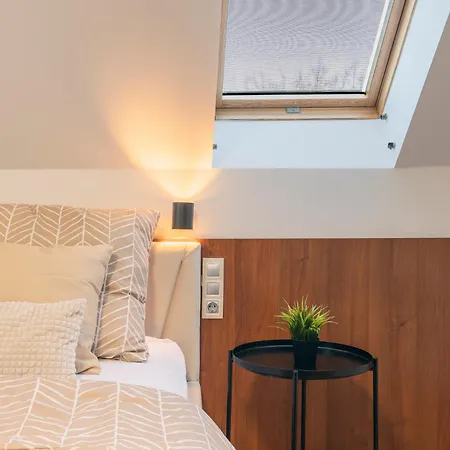 Feel Good House 4* Notincs